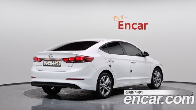 Hyundai AVANTE 2018 — photo 2