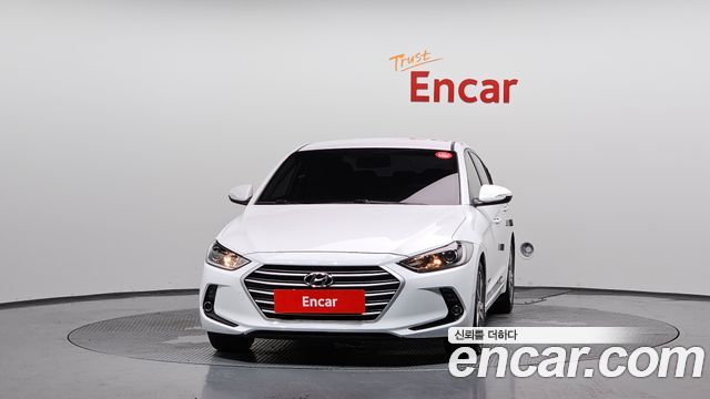 Hyundai AVANTE 2018 — photo 3