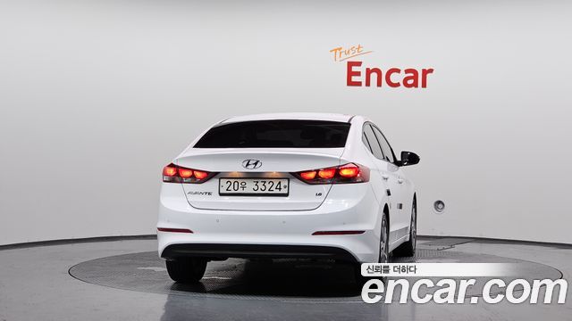 Hyundai AVANTE 2018 — photo 4