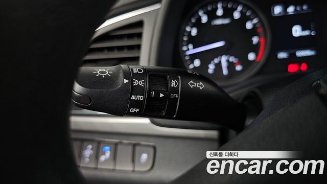 Hyundai AVANTE 2018 — photo 22