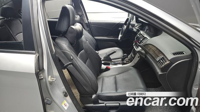 Honda Accord 2014 — photo 10