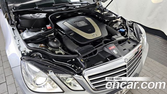 Mercedes-Benz E-Class 2011 — photo 6