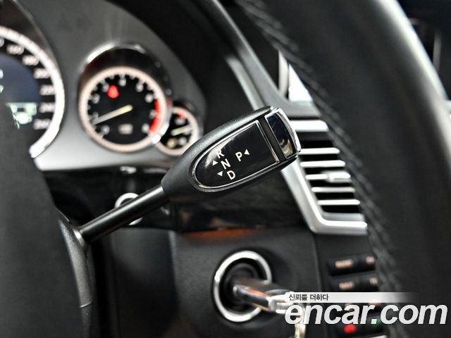 Mercedes-Benz E-Class 2011 — photo 9