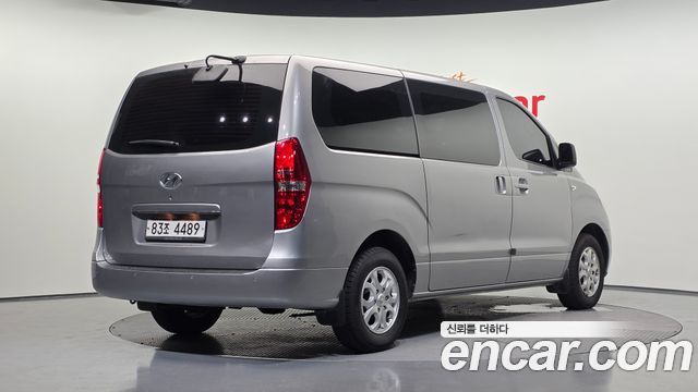 Hyundai Starex 2015 — photo 2