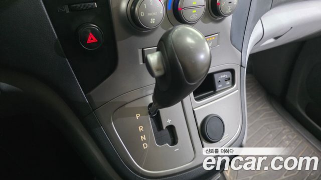 Hyundai Starex 2015 — photo 12