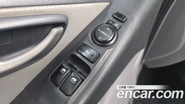 Hyundai Starex 2015 — photo 22