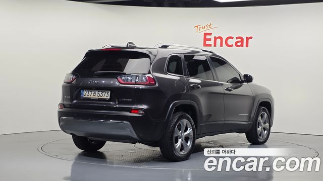 Jeep Cherokee 2021 — photo 2