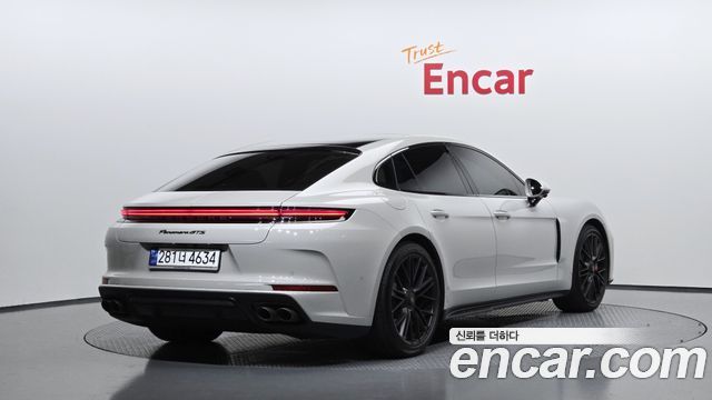 Porsche Panamera 2025 — photo 2