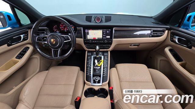 Porsche Macan 2021 — photo 10