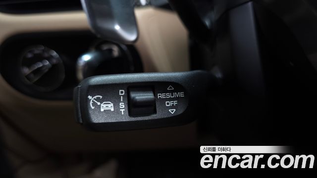 Porsche Macan 2021 — photo 25