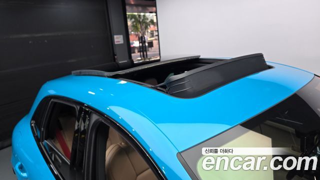 Porsche Macan 2021 — photo 26