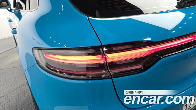 Porsche Macan 2021 — photo 9