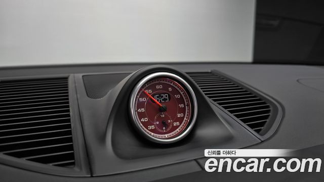Porsche Macan 2021 — photo 28