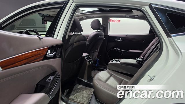 Kia K7 2016 — photo 11