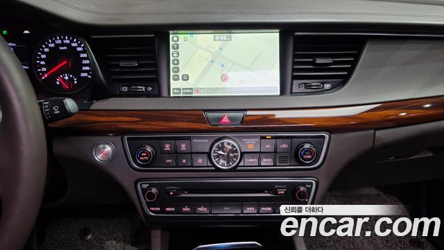 Kia K7 2016 — photo 12