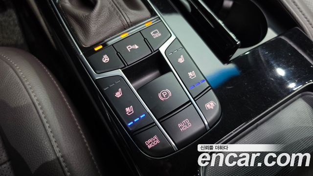 Kia K7 2016 — photo 17