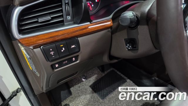 Kia K7 2016 — photo 19