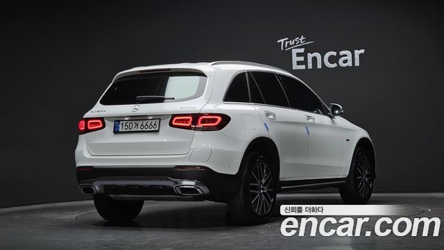 Mercedes-Benz GLC-Class 2021 — photo 2