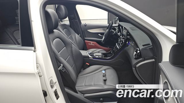 Mercedes-Benz GLC-Class 2021 — photo 13