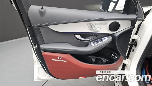 Mercedes-Benz GLC-Class 2021 — photo 14