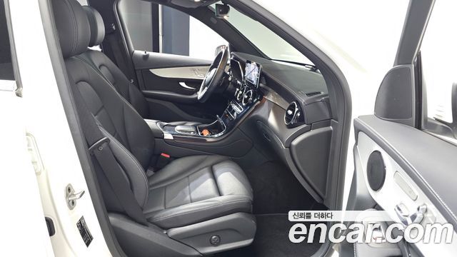 Mercedes-Benz GLC-Class 2021 — photo 11