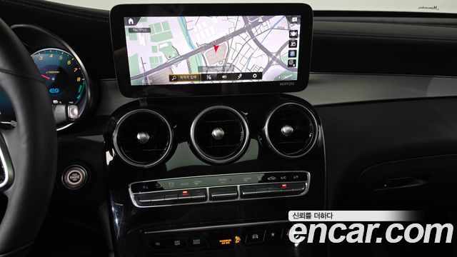 Mercedes-Benz GLC-Class 2021 — photo 13