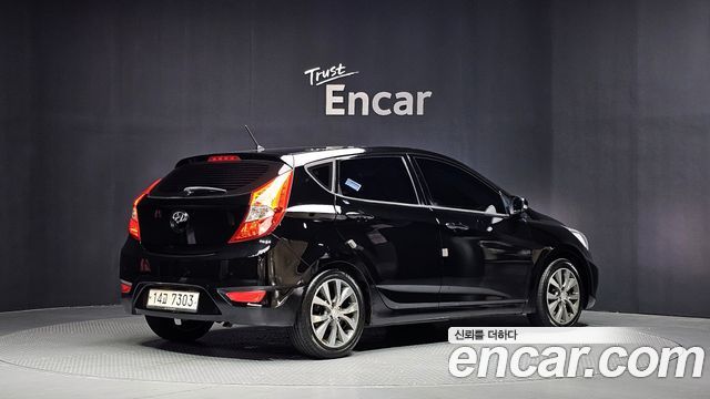 Hyundai Accent 2015 — photo 2