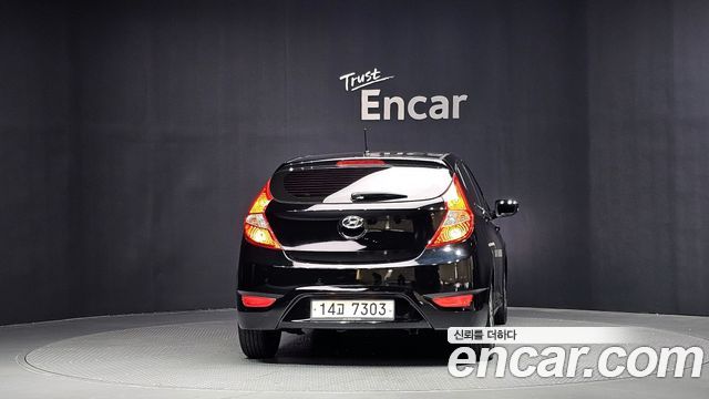 Hyundai Accent 2015 — photo 4