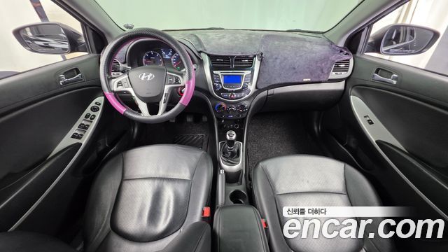 Hyundai Accent 2015 — photo 10