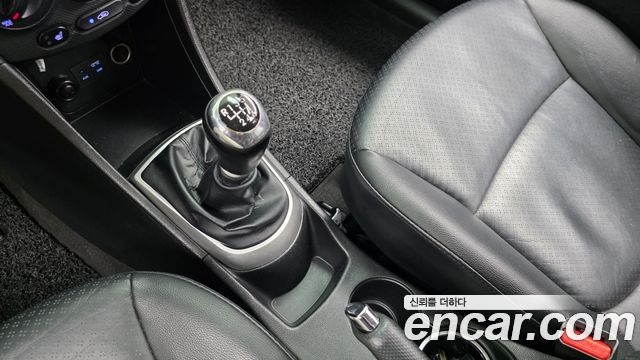 Hyundai Accent 2015 — photo 12