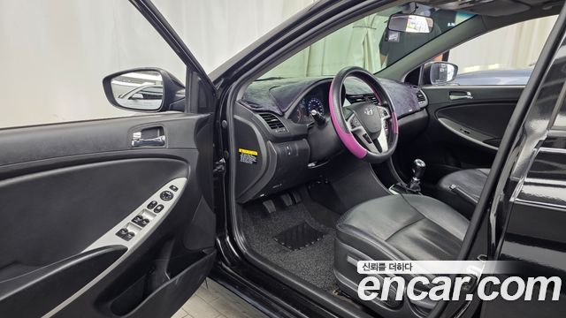 Hyundai Accent 2015 — photo 13
