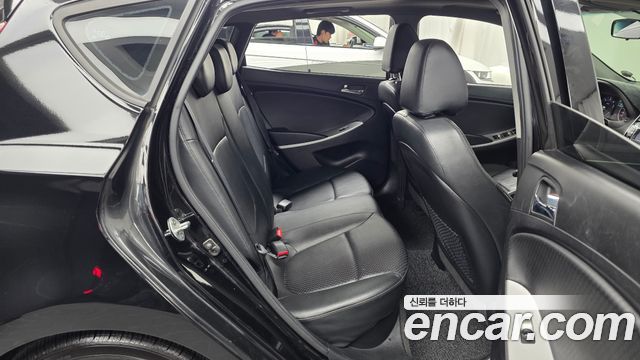 Hyundai Accent 2015 — photo 18