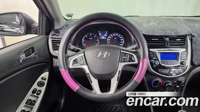 Hyundai Accent 2015 — photo 19