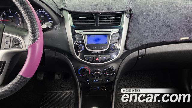 Hyundai Accent 2015 — photo 20
