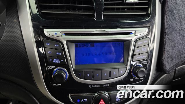 Hyundai Accent 2015 — photo 21
