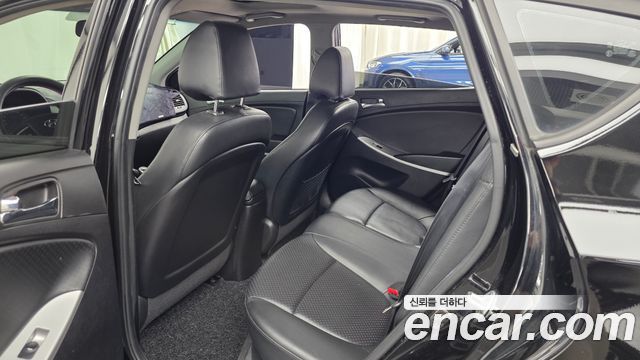 Hyundai Accent 2015 — photo 16