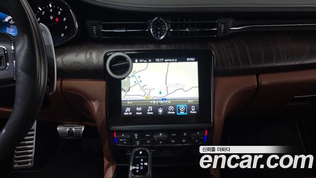 Maserati Quattroporte 2019 — photo 13