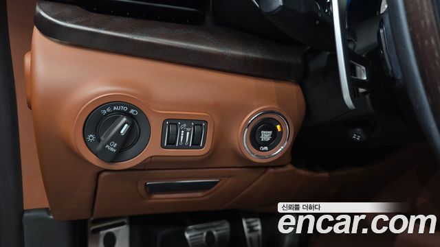 Maserati Quattroporte 2019 — photo 16