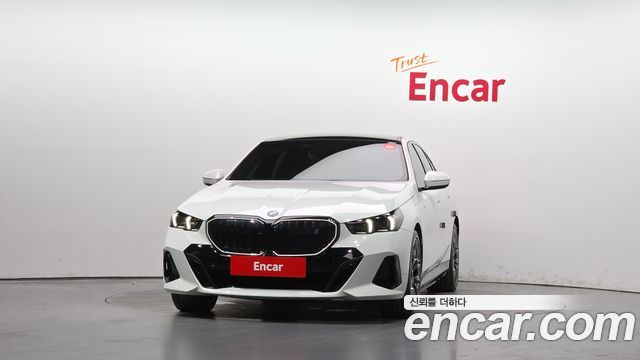 BMW i5 2024 — photo 3