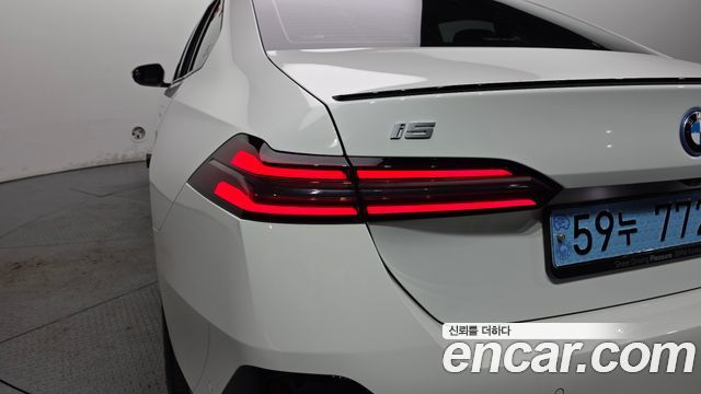 BMW i5 2024 — photo 9