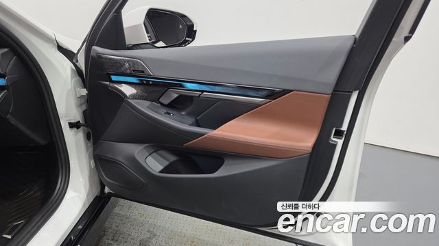 BMW i5 2024 — photo 14