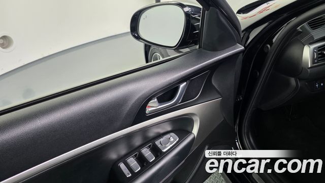 Genesis G70 2022 — photo 28