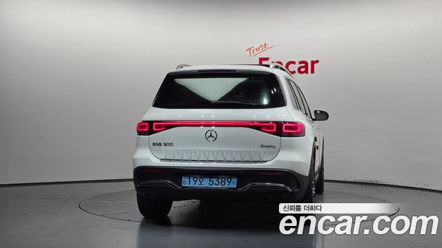 Mercedes-Benz EQB 2023 — photo 4