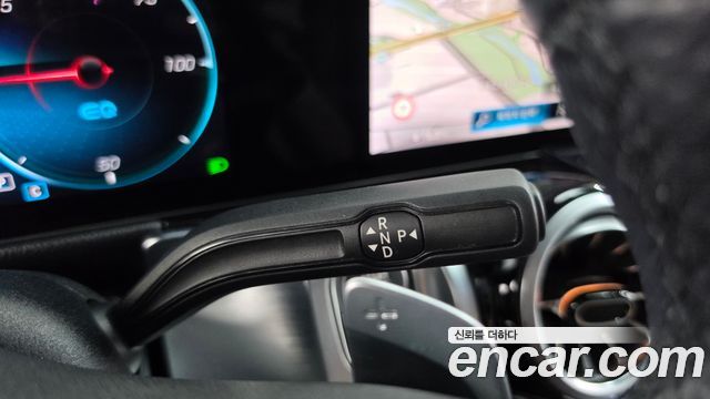 Mercedes-Benz EQB 2023 — photo 9