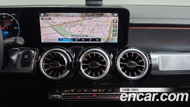 Mercedes-Benz EQB 2023 — photo 14