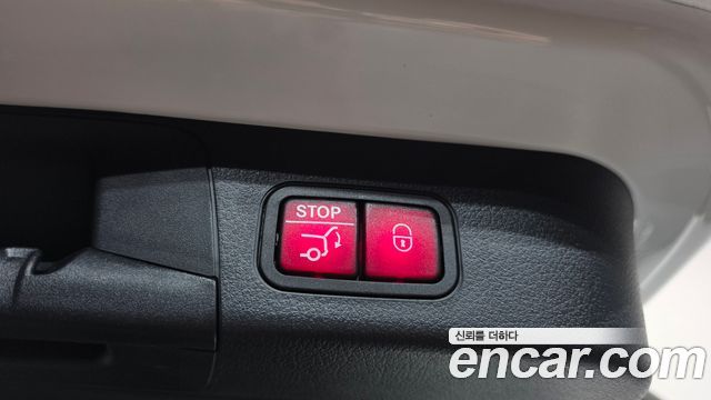 Mercedes-Benz EQB 2023 — photo 19
