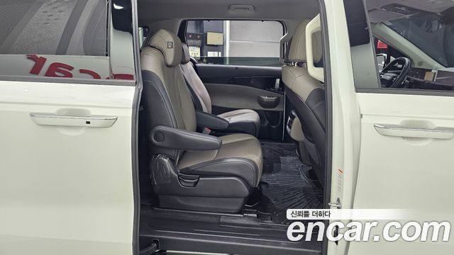 Kia Canival 2025 — photo 18