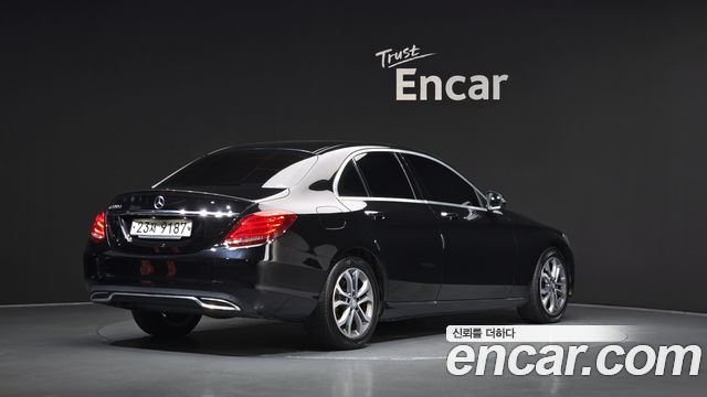 Mercedes-Benz C-Class 2017 — photo 2