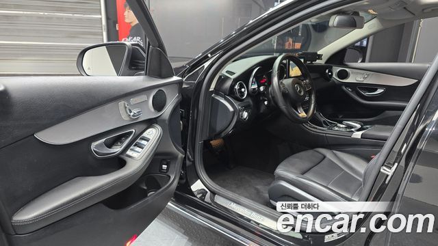 Mercedes-Benz C-Class 2017 — photo 10
