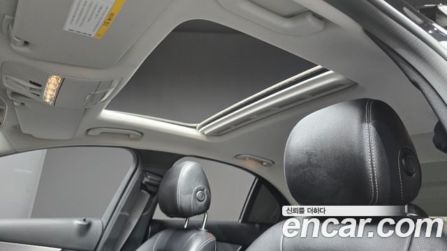 Mercedes-Benz C-Class 2017 — photo 19